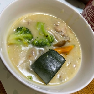 鶏肉とかぼちゃのクリームシチュー